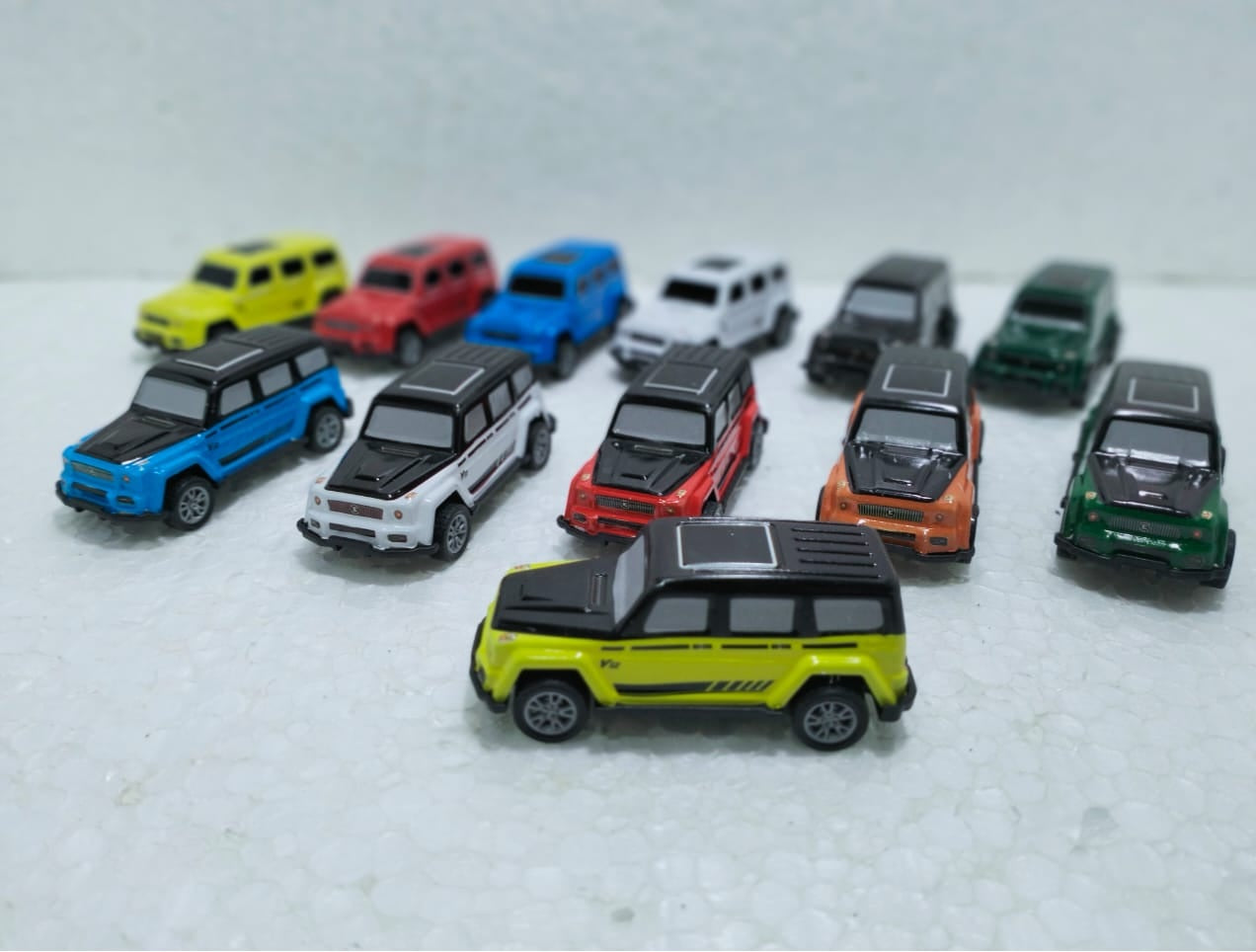 1:64 Scale Pack of 12 Mercedes Benz AMG Tin Metal Body Car Jeep Pull Back Die Cast Model
